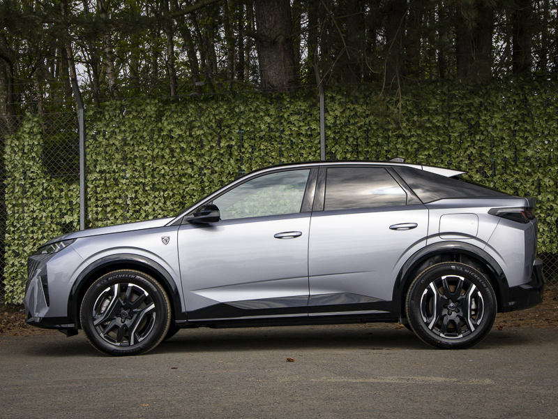 Peugeot 3008 157Kw Gt 73Kwh Grey #4