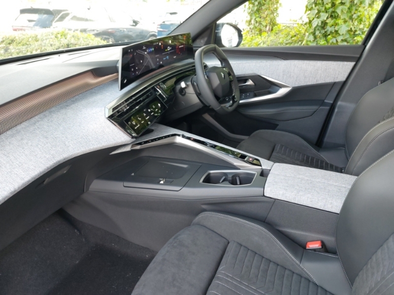 Peugeot 3008 157Kw Gt 73Kwh Black #5