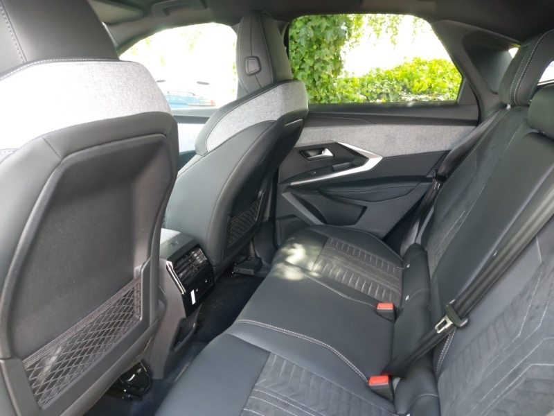 Peugeot 3008 157Kw Gt 73Kwh Black #6