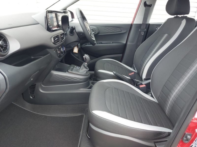 Hyundai I10 1.0 63 Advance Nav ST26NYX Red #5