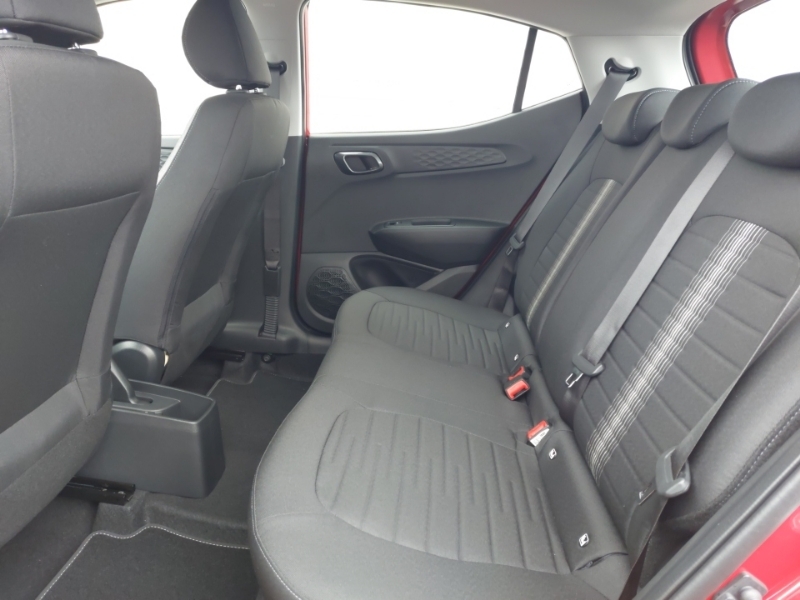Hyundai I10 1.0 63 Advance Nav ST26NYX Red #6