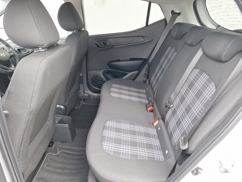 Hyundai I10 1.2 79 Premium Nav SD26VGX Grey #6