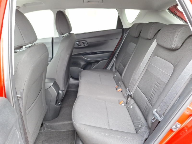 Hyundai Bayon 1.0 Tgdi Premium Red #6