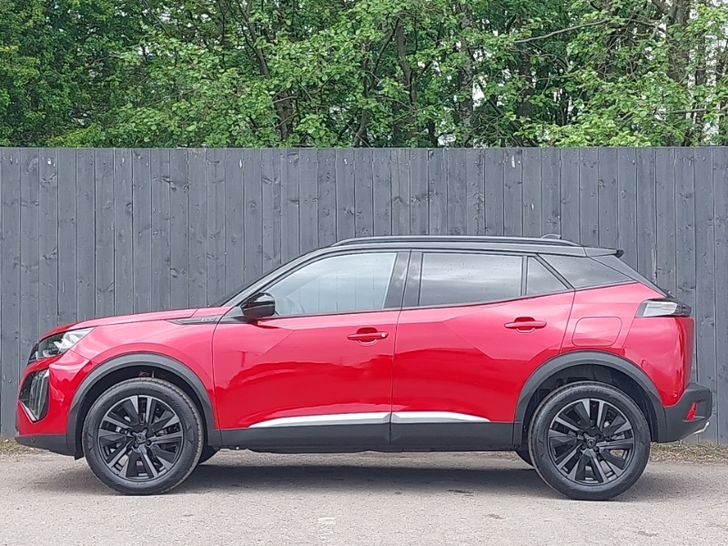 Peugeot 2008 1.2 Puretech 130 Gt Premium Eat8 Red #4