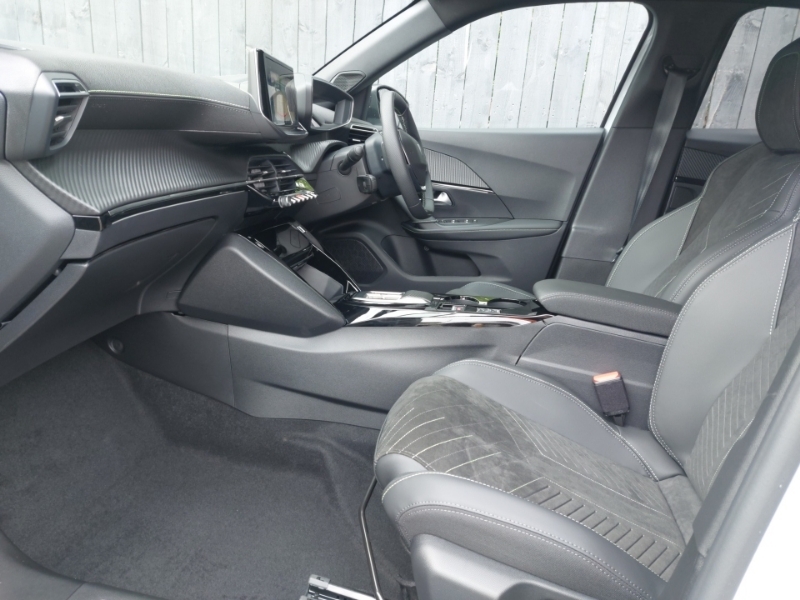 Peugeot 2008 1.2 Puretech 130 Gt Premium Eat8 White #5