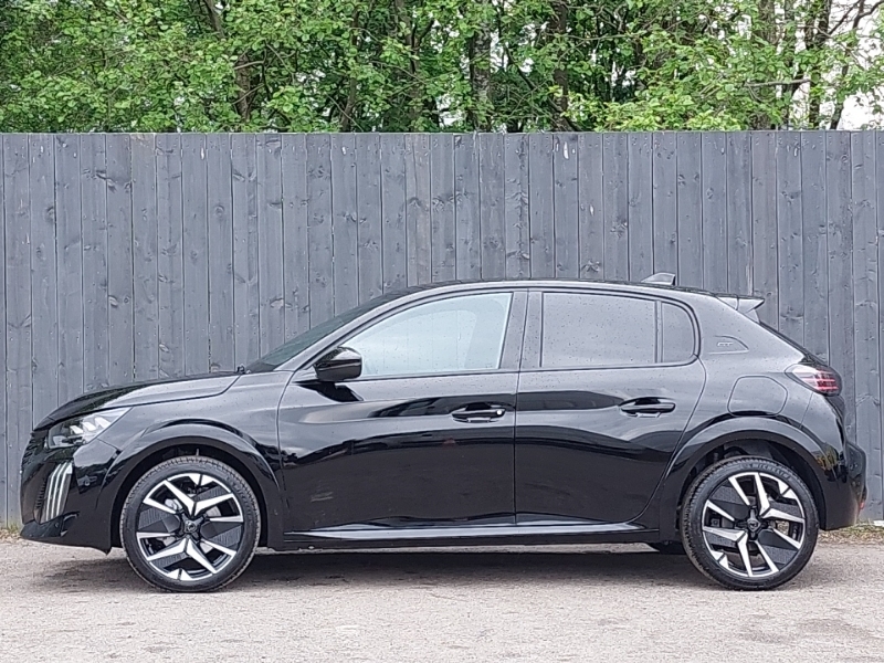 Peugeot 208 1.2 Puretech 100 Gt Premium Black #4