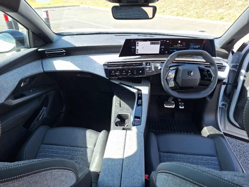 Peugeot 3008 157Kw Allure 73Kwh SD26XFB White #3