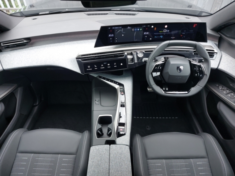 Peugeot 3008 157Kw Gt 73Kwh Black #3