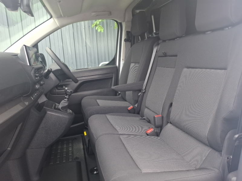 Peugeot Expert 2.0 Bluehdi 145 Asphalt Van SA26LZF White #5