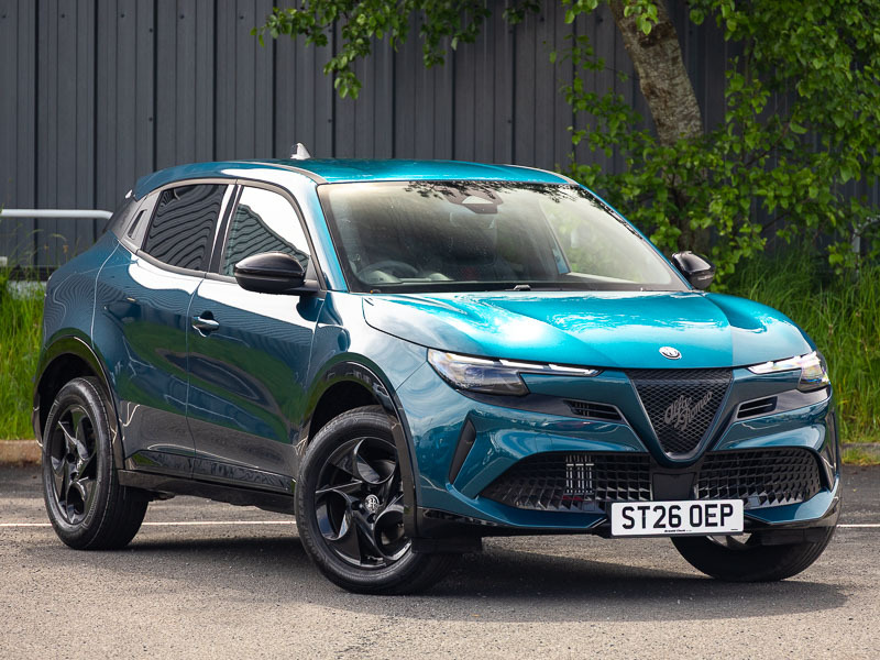 Alfa Romeo Junior 1.2 Turbo 145 Ibrida Blue