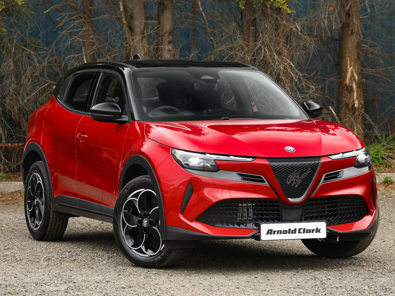 Alfa Romeo Junior 1.2 Turbo 145 Ibrida Red