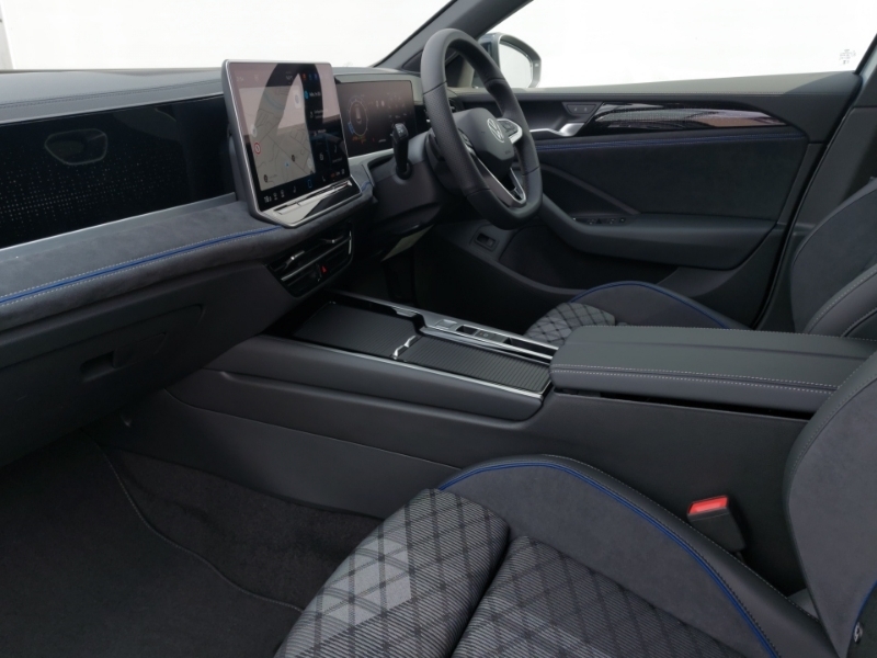 Volkswagen Passat 1.5 Etsi R-line Dsg  Silver #5