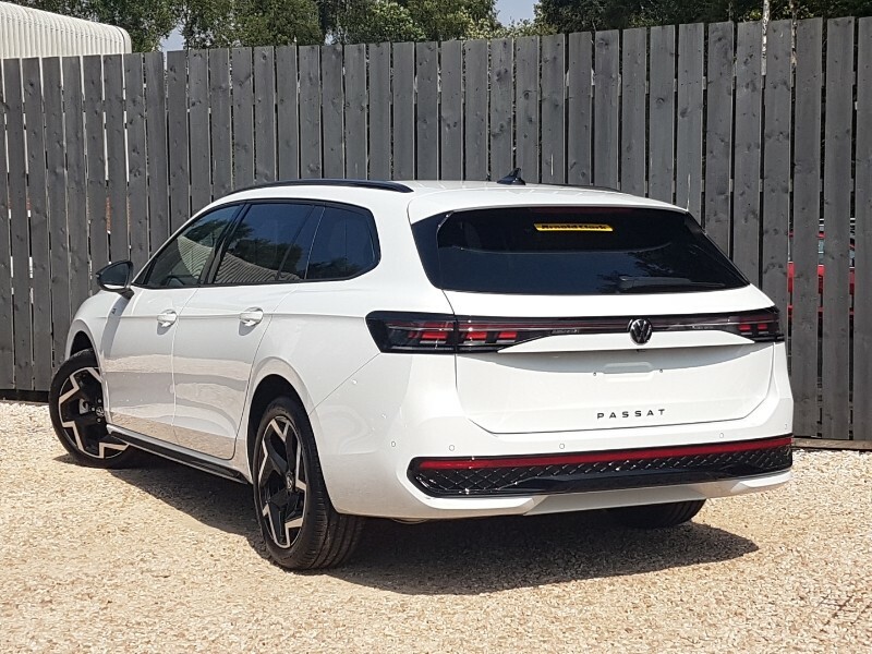Volkswagen Passat 1.5 Etsi R-line Dsg Silver #2