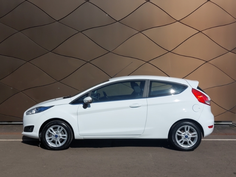 Ford Fiesta 1.25 82 Zetec MM64MWD White #4