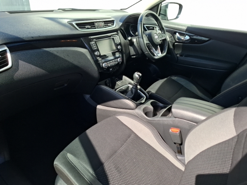 Nissan Qashqai 1.5 Dci 115 Acenta Premium MT68TKX Black #5