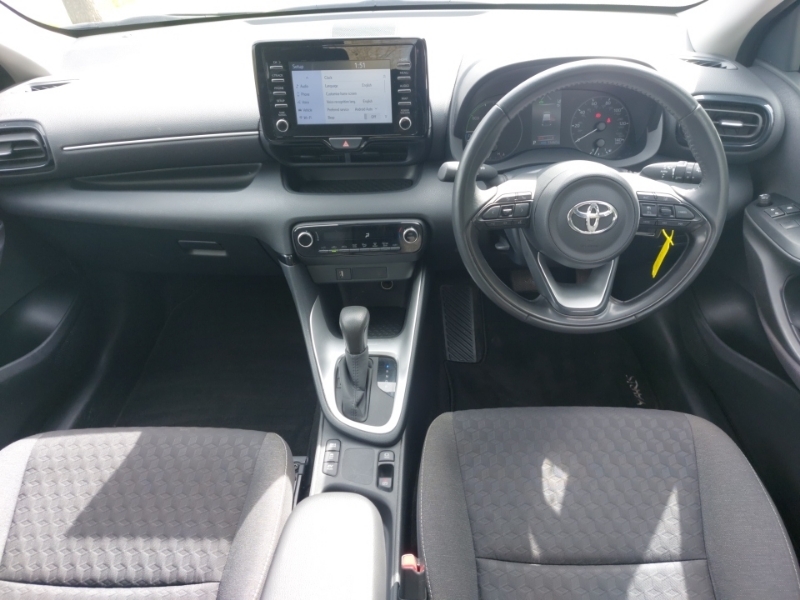Toyota Yaris 1.5 Hybrid Icon Cvt BG23EHS White #3