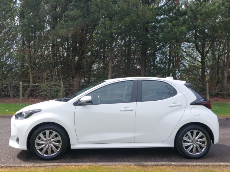 Toyota Yaris 1.5 Hybrid Icon Cvt BG23EHS White #4