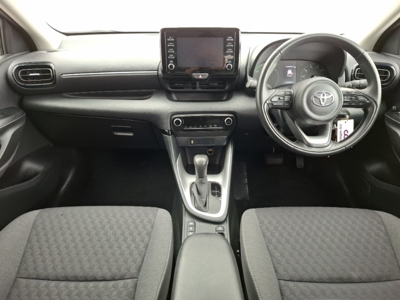 Toyota Yaris 1.5 Hybrid Icon Cvt DU73EJZ White #3