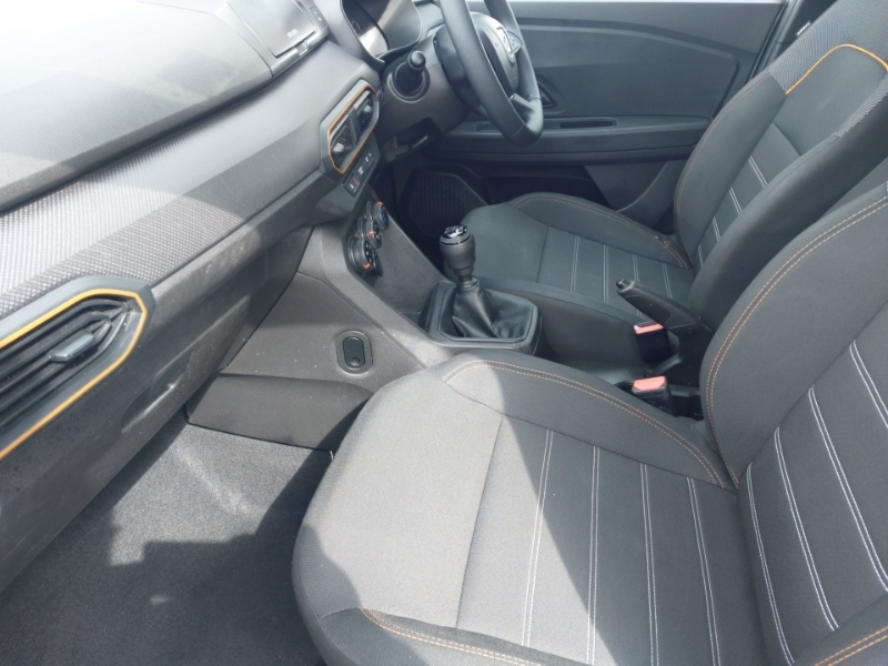 Dacia Sandero Stepway 1.0 Tce Essential SY22VFK White #5
