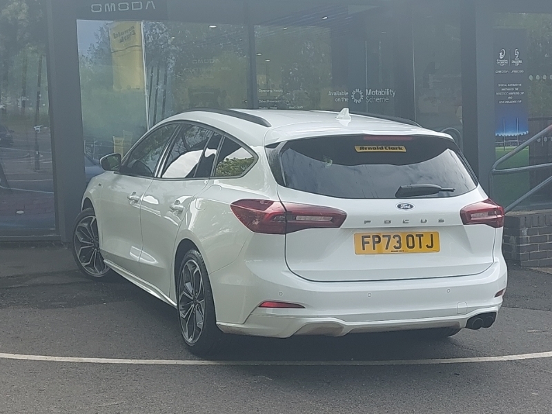 Ford Focus 1.0 Ecoboost Hybrid Mhev 155 St-line X FP73OTJ White #2
