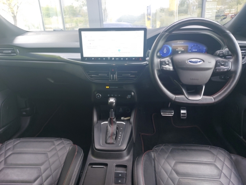 Ford Focus 1.0 Ecoboost Hybrid Mhev 155 St-line X FP73OTJ White #3