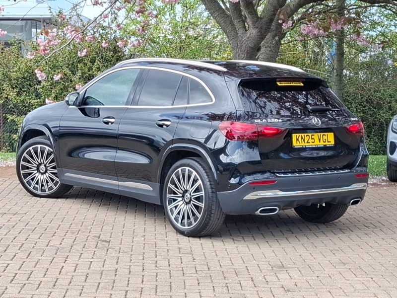 Mercedes-Benz GLA Class Gla 220D 4Matic Amg Line Premium Plus KN25VGL Black #2