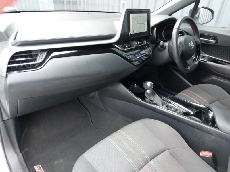 Toyota C-Hr 1.8 Hybrid Gr Sport Cvt YGZ6977 White #5