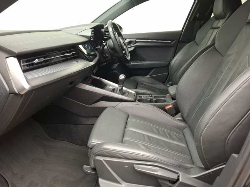 Audi A3 30 Tfsi S Line MJ23RBO Black #5