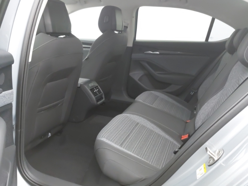 Skoda Superb 1.5 Tsi E-tec Se Technology Dsg Silver #6