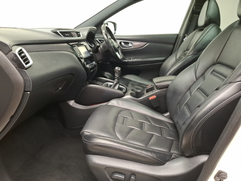 Nissan Qashqai 1.3 Dig-t Tekna BG68PZV White #5