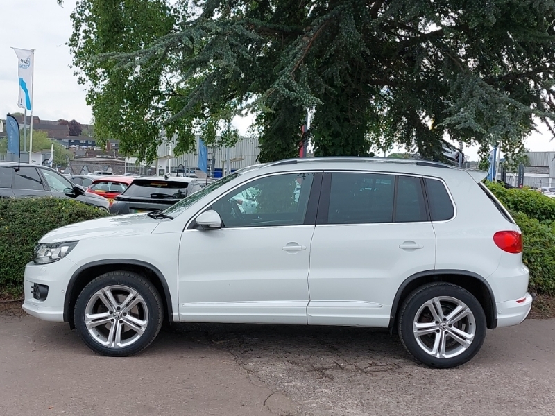 Volkswagen Tiguan 2.0 Tdi Bluemotion Tech R-line Edition 150 Dsg DL65DHN White #4