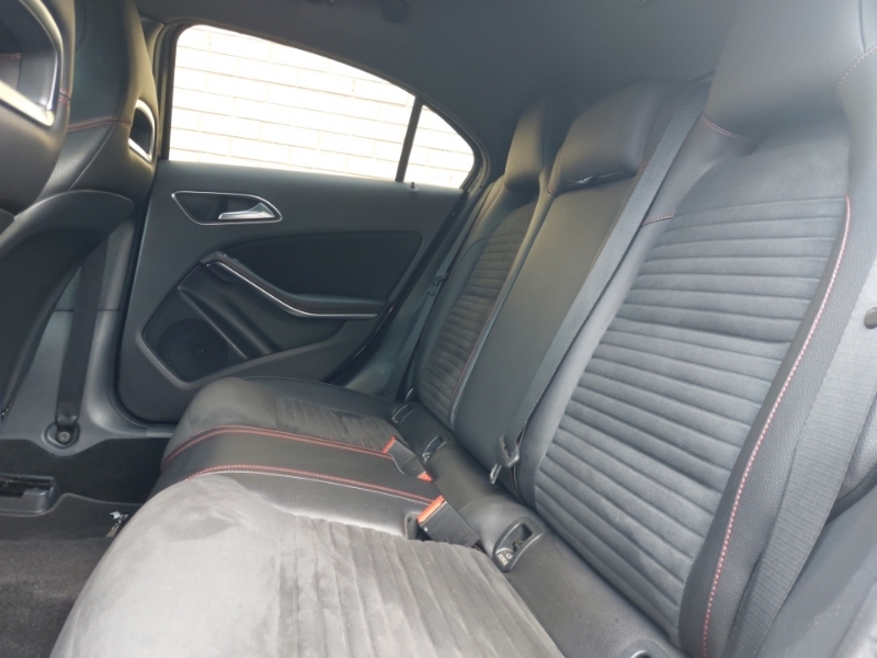 Mercedes-Benz A Class A200 Amg Line Premium CP67UMG Black #6