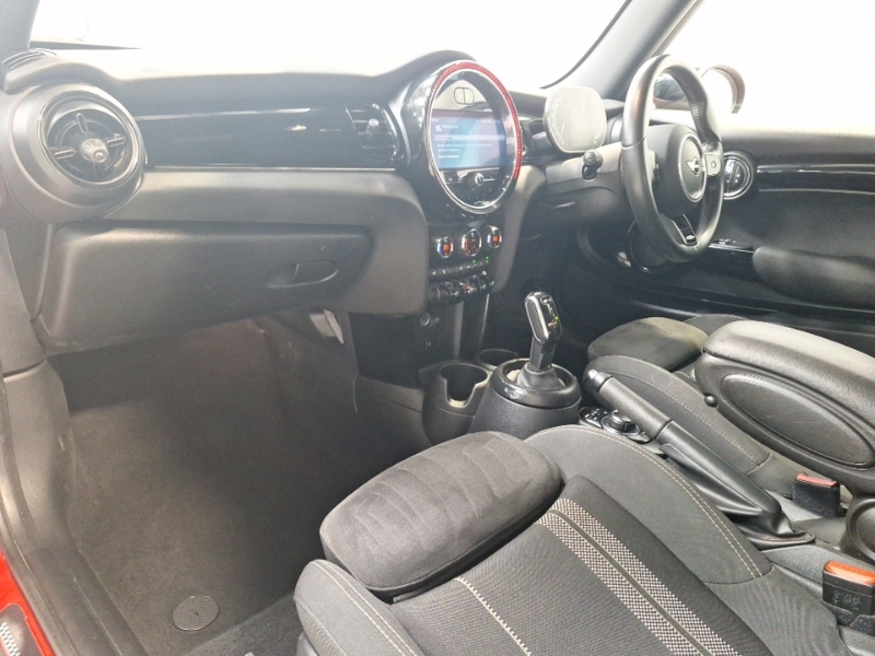 Mini Hatch 1.5 Cooper Sport Premium YC23LTU Red #5
