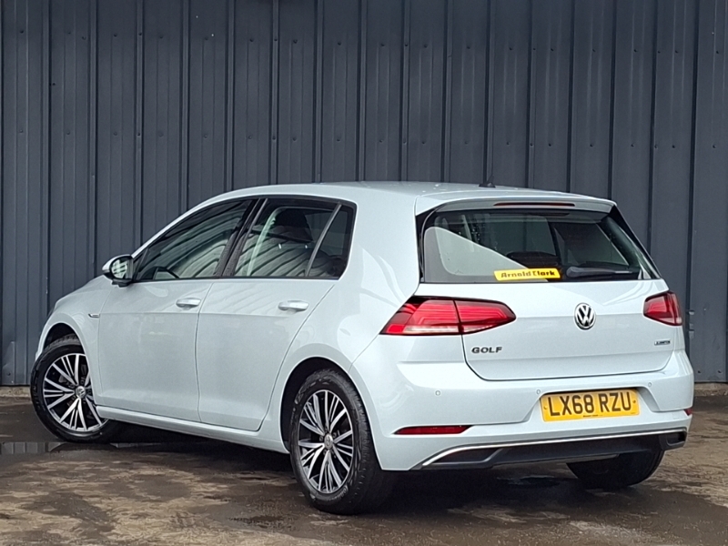 Volkswagen Golf 1.5 Tsi Evo Se Nav Dsg LX68RZU Silver #2