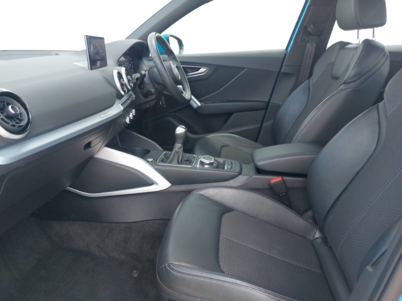 Audi Q2 35 Tfsi S Line NJ23HKX Blue #5
