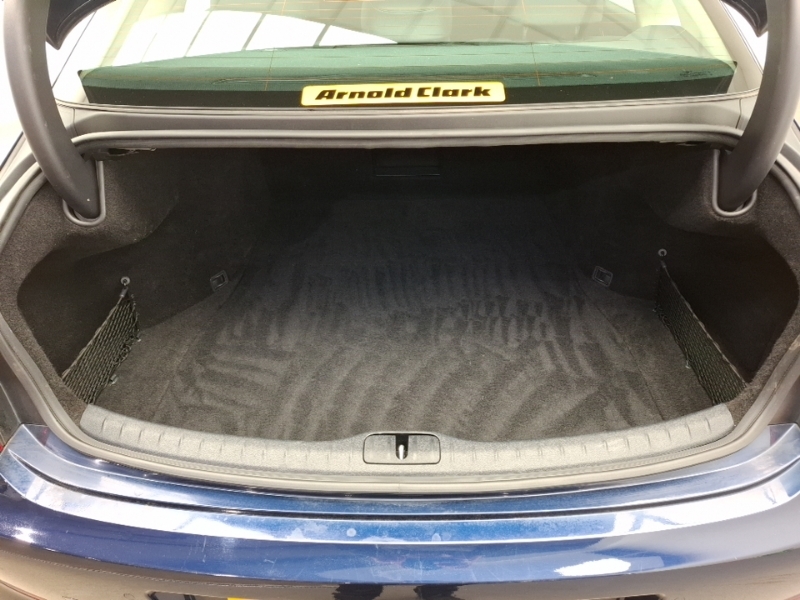 Genesis G80 2.2D Premium Line Black #18
