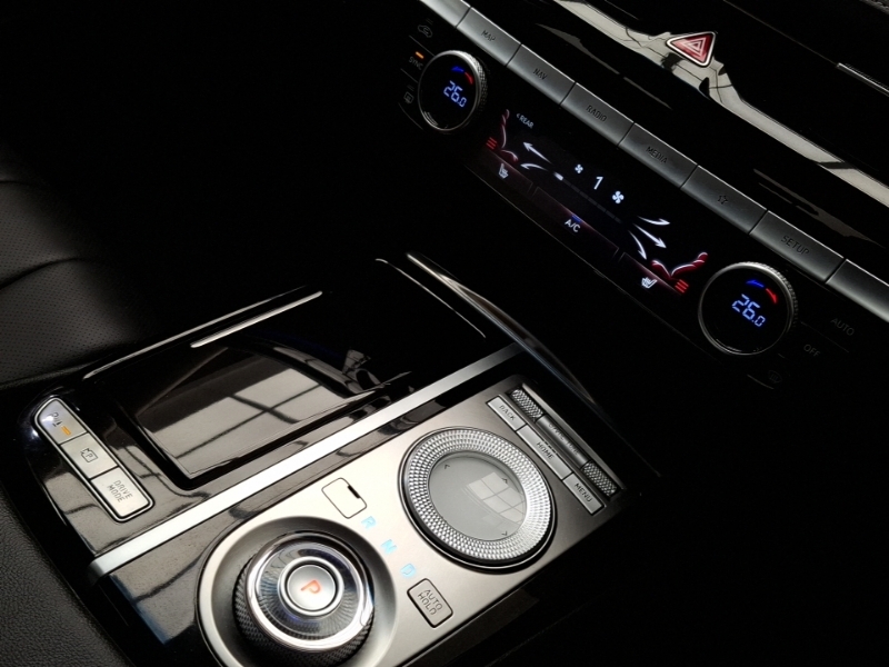 Genesis G80 2.2D Premium Line Black #15
