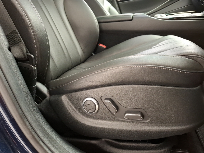 Genesis G80 2.2D Premium Line Black #17