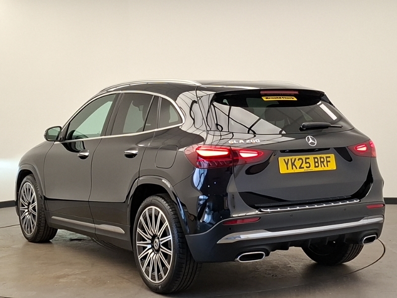 Mercedes-Benz GLA Class Gla 200 Amg Line Premium YK25BRF Black #2