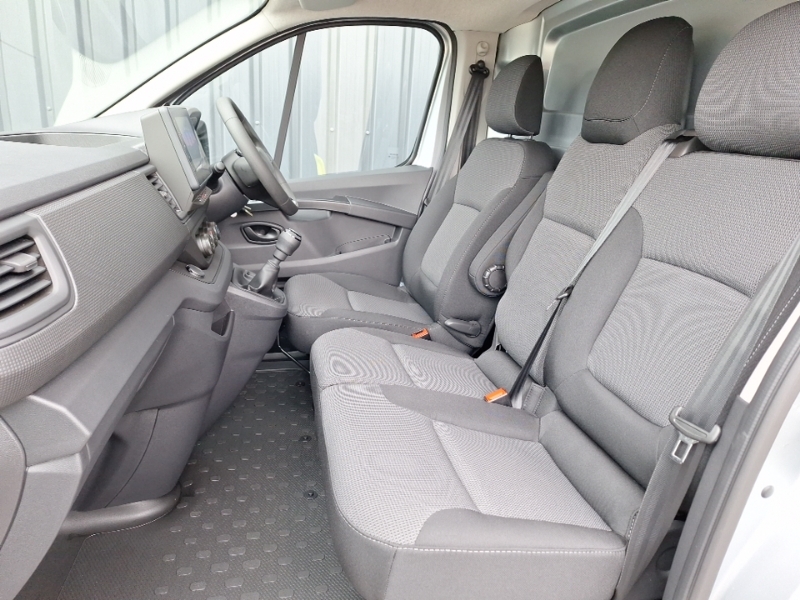 Renault Trafic Ll30 Blue Dci 130 Advance Safety Van SD26MBY Grey #5