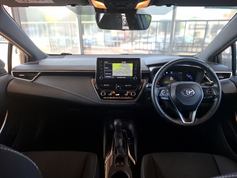 Toyota Corolla 1.8 Vvt-i Hybrid Design Cvt GC19YUS White #3