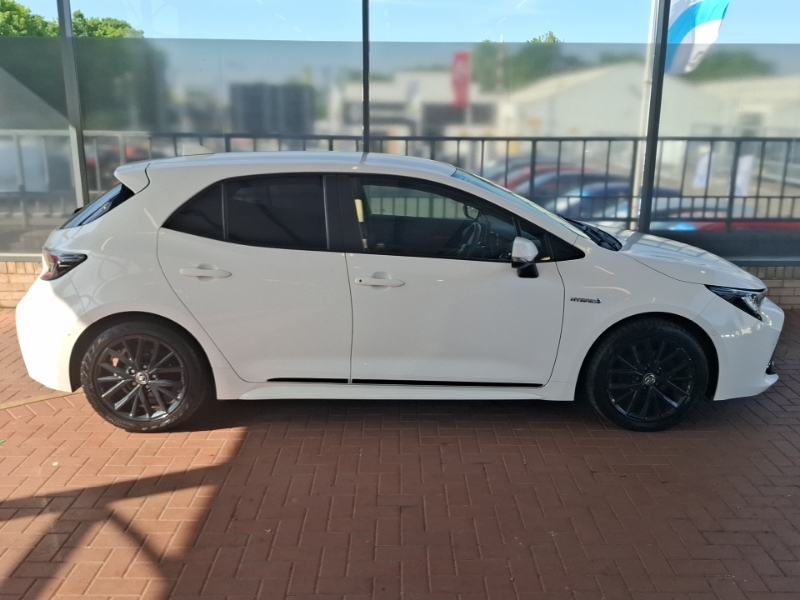 Toyota Corolla 1.8 Vvt-i Hybrid Design Cvt GC19YUS White #4