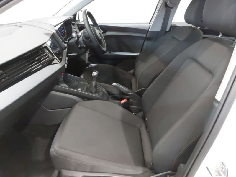 Audi A1 25 Tfsi Technik AV21EWN White #5