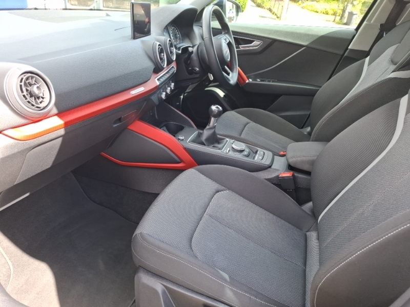 Audi Q2 30 Tdi Sport ST20EMV Black #5