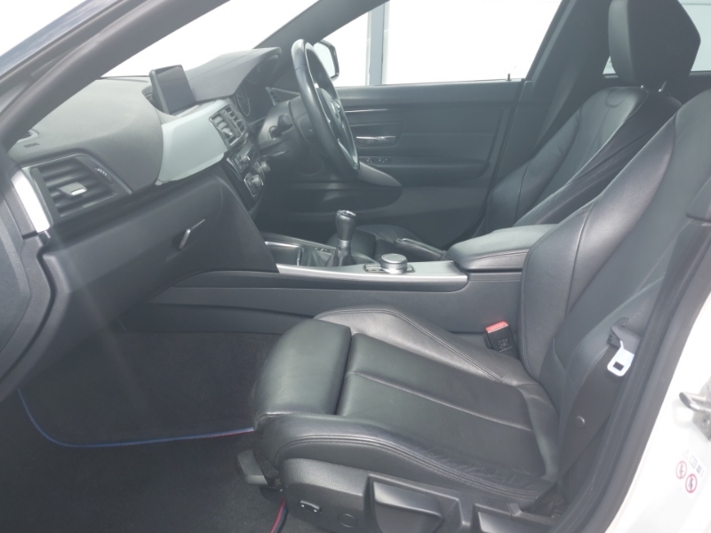 BMW 4 Series 420I M Sport Professional Media White #5