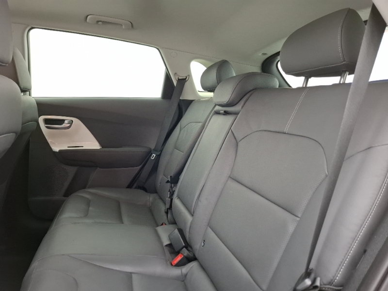 Kia Niro 1.6 Gdi Hybrid First Edition Dct PE17VRX White #6