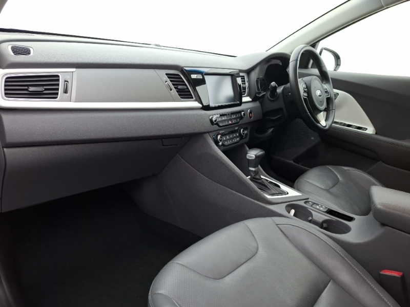 Kia Niro 1.6 Gdi Hybrid First Edition Dct PE17VRX White #5