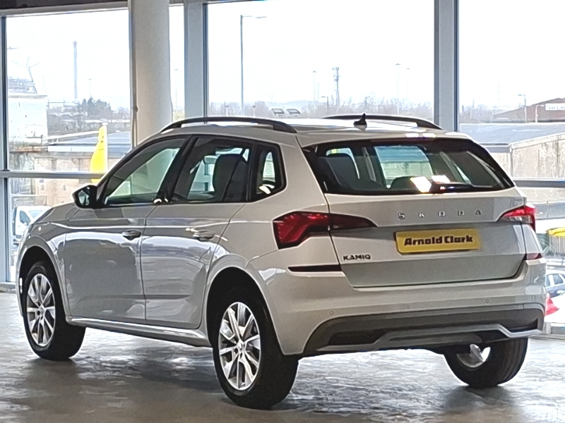 Skoda Kamiq 1.0 Tsi 110 Se Dsg EF71CHD White #2