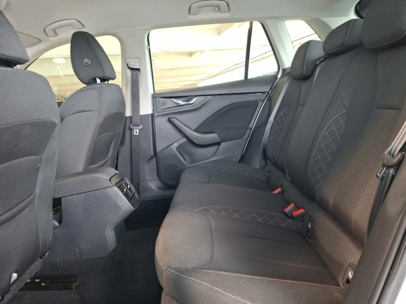 Skoda Kamiq 1.0 Tsi 110 Se Dsg EF71CHD White #6