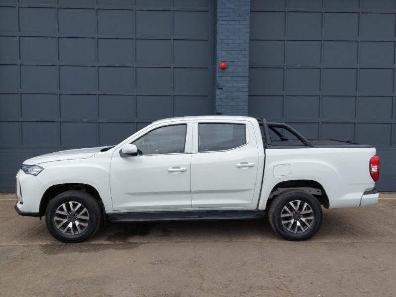 Maxus T90 Pickup White #4